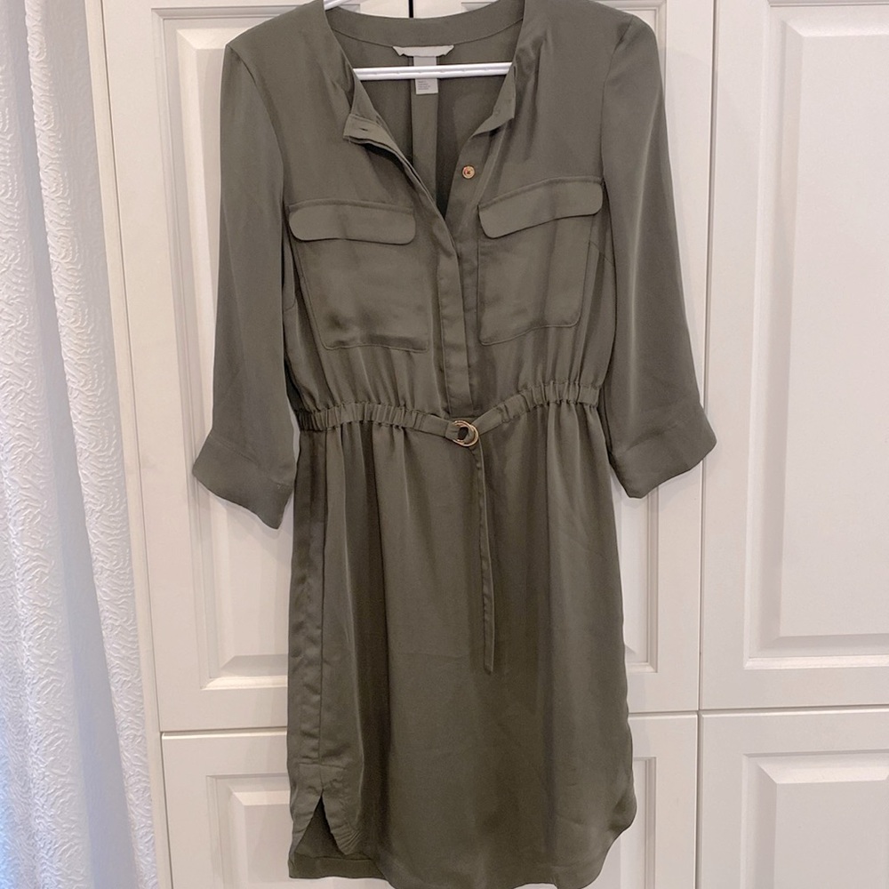 H&M army green dress. Liner on bottom. Extra button. Excellent condition.
